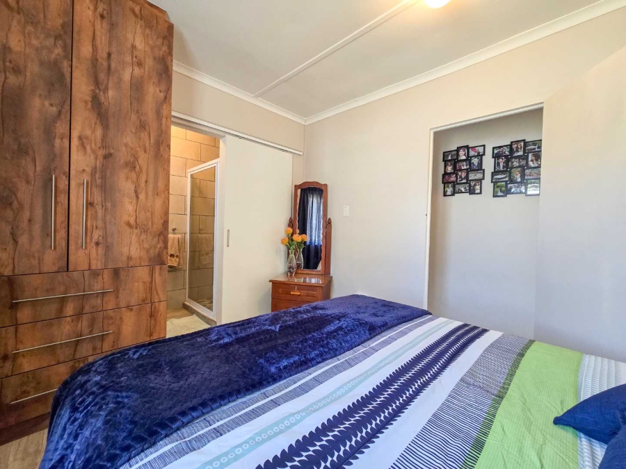 4 Bedroom Property for Sale in Stilbaai Wes Western Cape